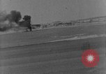 Standbild strafing europäische Theater, 1944, aus Sekunde 35 historischem Filmmaterial Videoclip 65675045710