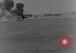 Standbild strafing europäische Theater, 1944, aus Sekunde 39 historischem Filmmaterial Videoclip 65675045710