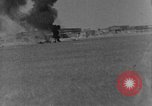 Standbild strafing europäische Theater, 1944, aus Sekunde 42 historischem Filmmaterial Videoclip 65675045710