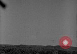 Standbild strafing europäische Theater, 1944, aus Sekunde 8 historischem Filmmaterial Videoclip 65675045711