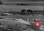 Standbild strafing europäische Theater, 1944, aus Sekunde 29 historischem Filmmaterial Videoclip 65675045711