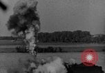 Standbild strafing europäische Theater, 1944, aus Sekunde 34 historischem Filmmaterial Videoclip 65675045711