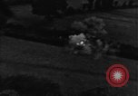 Standbild strafing europäische Theater, 1944, aus Sekunde 16 historischem Filmmaterial Videoclip 65675045717