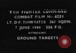 Standbild strafing europäische Theater, 1944, aus Sekunde 1 historischem Filmmaterial Videoclip 65675045718
