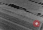 Standbild strafing europäische Theater, 1944, aus Sekunde 9 historischem Filmmaterial Videoclip 65675045718
