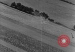 Standbild strafing europäische Theater, 1944, aus Sekunde 10 historischem Filmmaterial Videoclip 65675045718