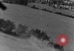 Standbild strafing europäische Theater, 1944, aus Sekunde 12 historischem Filmmaterial Videoclip 65675045718
