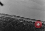 Standbild strafing europäische Theater, 1944, aus Sekunde 16 historischem Filmmaterial Videoclip 65675045718