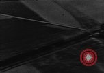 Standbild strafing europäische Theater, 1944, aus Sekunde 6 historischem Filmmaterial Videoclip 65675045719