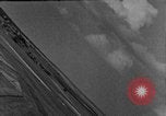 Standbild strafing europäische Theater, 1944, aus Sekunde 30 historischem Filmmaterial Videoclip 65675045719