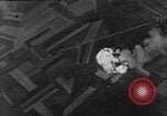 Standbild strafing europäische Theater, 1944, aus Sekunde 46 historischem Filmmaterial Videoclip 65675045719