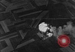 Standbild strafing europäische Theater, 1944, aus Sekunde 48 historischem Filmmaterial Videoclip 65675045719