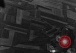 Standbild strafing europäische Theater, 1944, aus Sekunde 58 historischem Filmmaterial Videoclip 65675045719