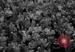 Image Des civils américains Santo Tomas Philippines, 1945, de la seconde 8 séquences d'archives historiques vidéo 65675045812