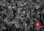 Image Des civils américains Santo Tomas Philippines, 1945, de la seconde 15 séquences d'archives historiques vidéo 65675045812