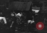 Image Des civils américains Santo Tomas Philippines, 1945, de la seconde 33 séquences d'archives historiques vidéo 65675045813