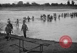 Image Army Rangers avec Alamo Scouts et des guérilleros philippins d'un camp de prisonniers japonais raid Cabanatuan Philippines, 1945, de la seconde 14 séquences d'archives historiques vidéo 65675045815