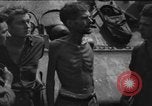 Image Army Rangers avec Alamo Scouts et des guérilleros philippins d'un camp de prisonniers japonais raid Cabanatuan Philippines, 1945, de la seconde 42 séquences d'archives historiques vidéo 65675045815
