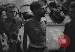 Image Army Rangers avec Alamo Scouts et des guérilleros philippins d'un camp de prisonniers japonais raid Cabanatuan Philippines, 1945, de la seconde 43 séquences d'archives historiques vidéo 65675045815