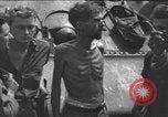 Image Army Rangers avec Alamo Scouts et des guérilleros philippins d'un camp de prisonniers japonais raid Cabanatuan Philippines, 1945, de la seconde 44 séquences d'archives historiques vidéo 65675045815