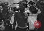 Image Army Rangers avec Alamo Scouts et des guérilleros philippins d'un camp de prisonniers japonais raid Cabanatuan Philippines, 1945, de la seconde 46 séquences d'archives historiques vidéo 65675045815