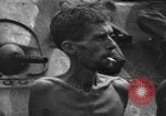 Image Army Rangers avec Alamo Scouts et des guérilleros philippins d'un camp de prisonniers japonais raid Cabanatuan Philippines, 1945, de la seconde 56 séquences d'archives historiques vidéo 65675045815