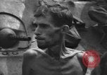 Image Army Rangers avec Alamo Scouts et des guérilleros philippins d'un camp de prisonniers japonais raid Cabanatuan Philippines, 1945, de la seconde 58 séquences d'archives historiques vidéo 65675045815
