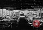 Image Libéré des prisonniers de guerre américains soignés en hôpital de Cabanatuan Philippines, 1945, de la seconde 17 séquences d'archives historiques vidéo 65675045817