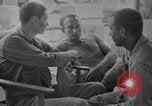 Image Libéré des prisonniers de guerre américains soignés en hôpital de Cabanatuan Philippines, 1945, de la seconde 20 séquences d'archives historiques vidéo 65675045817