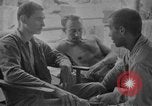 Image Libéré des prisonniers de guerre américains soignés en hôpital de Cabanatuan Philippines, 1945, de la seconde 39 séquences d'archives historiques vidéo 65675045817