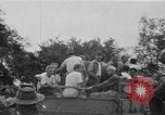 Image des prisonniers américains Philippines, 1945, de la seconde 51 séquences d'archives historiques vidéo 65675045823