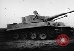 Image réservoir tiger allemand en démonstration Allemagne, 1943, de la seconde 13 séquences d'archives historiques vidéo 65675045837