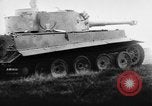 Image réservoir tiger allemand en démonstration Allemagne, 1943, de la seconde 23 séquences d'archives historiques vidéo 65675045837