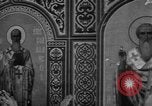 Standbild beschädigte Kirche Ukraine, 1943, aus Sekunde 36 historischem Filmmaterial Videoclip 65675045843
