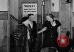Standbild amerikanischen Frauen United States USA, 1950, aus Sekunde 24 historischem Filmmaterial Videoclip 65675045876