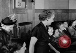 Standbild amerikanischen Frauen United States USA, 1950, aus Sekunde 28 historischem Filmmaterial Videoclip 65675045876