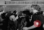 Standbild amerikanischen Frauen United States USA, 1950, aus Sekunde 31 historischem Filmmaterial Videoclip 65675045876