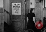 Standbild amerikanischen Frauen United States USA, 1950, aus Sekunde 39 historischem Filmmaterial Videoclip 65675045876