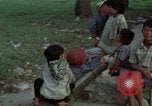 Standbild vietnamesische Soldaten Hue Vietnam, 1972, aus Sekunde 26 historischem Filmmaterial Videoclip 65675045881