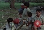 Standbild vietnamesische Soldaten Hue Vietnam, 1972, aus Sekunde 27 historischem Filmmaterial Videoclip 65675045881