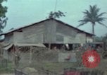 Standbild vietnamesische Soldaten Hue Vietnam, 1972, aus Sekunde 44 historischem Filmmaterial Videoclip 65675045881
