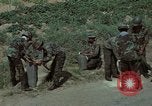 Standbild vietnamesische Soldaten Hue Vietnam, 1972, aus Sekunde 16 historischem Filmmaterial Videoclip 65675045882
