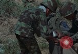 Standbild vietnamesische Soldaten Hue Vietnam, 1972, aus Sekunde 24 historischem Filmmaterial Videoclip 65675045882