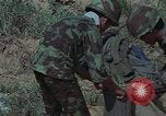 Standbild vietnamesische Soldaten Hue Vietnam, 1972, aus Sekunde 28 historischem Filmmaterial Videoclip 65675045882