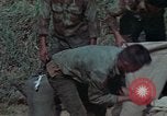 Standbild vietnamesische Soldaten Hue Vietnam, 1972, aus Sekunde 31 historischem Filmmaterial Videoclip 65675045882