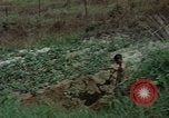 Standbild vietnamesische Soldaten Hue Vietnam, 1972, aus Sekunde 40 historischem Filmmaterial Videoclip 65675045882
