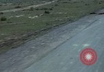 Standbild Flüchtlinge Hue Vietnam, 1972, aus Sekunde 15 historischem Filmmaterial Videoclip 65675045883