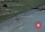 Standbild Flüchtlinge Hue Vietnam, 1972, aus Sekunde 17 historischem Filmmaterial Videoclip 65675045883