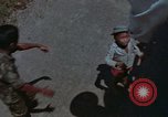 Standbild Flüchtlinge Hue Vietnam, 1972, aus Sekunde 54 historischem Filmmaterial Videoclip 65675045883