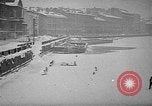 Immagine di Civili russi Pietrogrado Russia, 1919, secondo 17 filmato di repertorio 65675045911